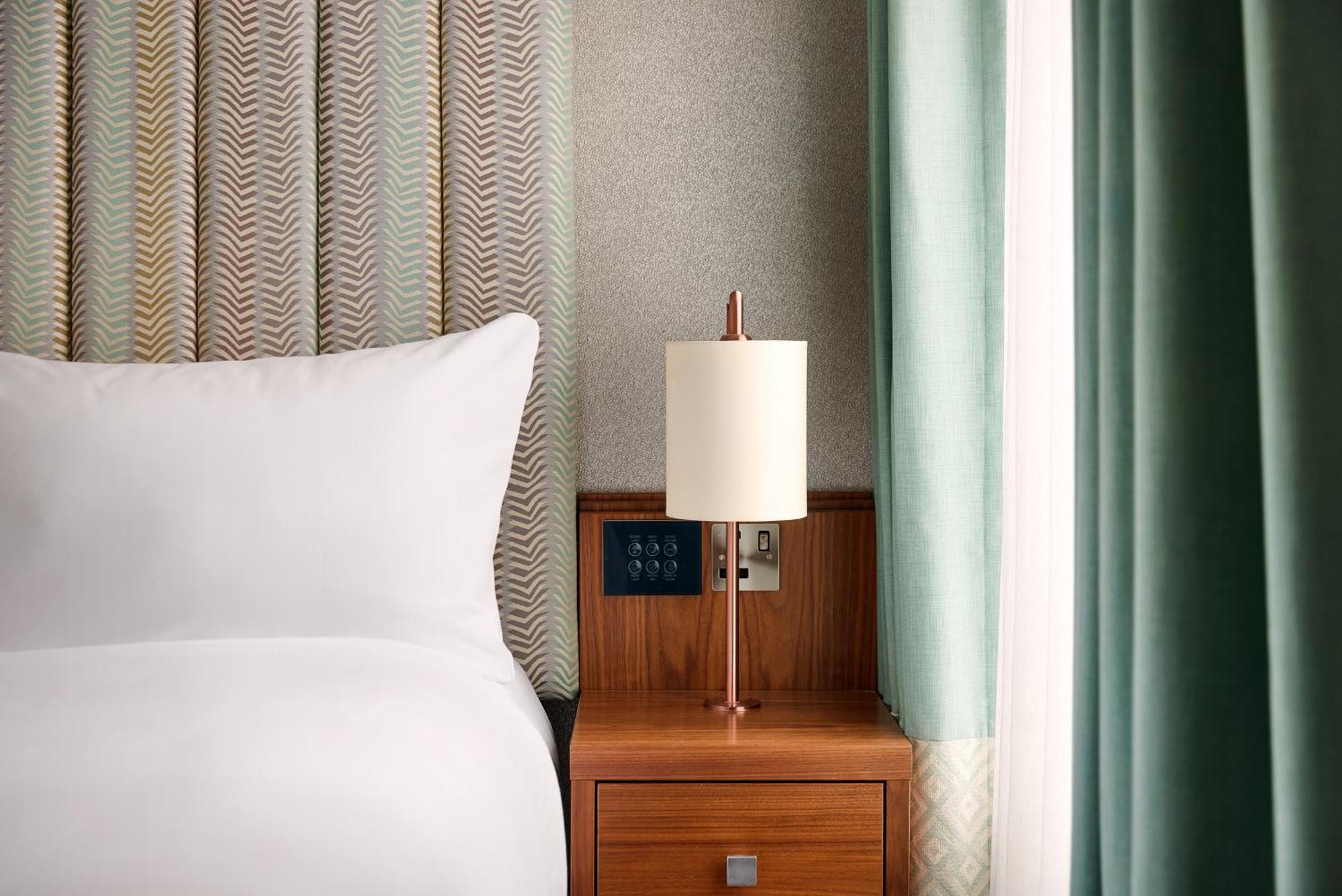 Nyx Hotel Dublin Christchurch Bagian luar foto