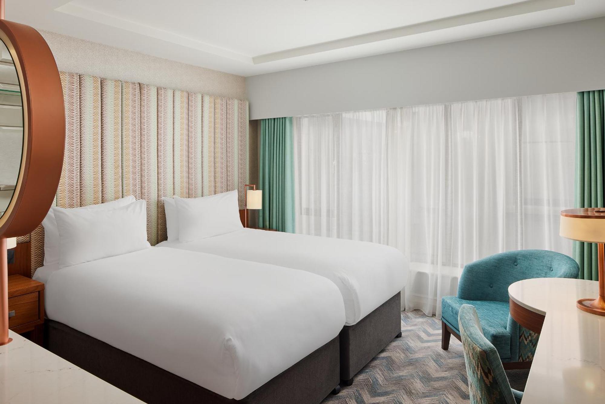 Nyx Hotel Dublin Christchurch Bagian luar foto
